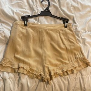 Khaki ruffle shorts
